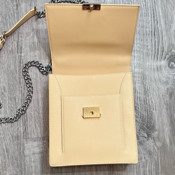 Charles & Keith Yellow Butter Cream Silver Chain Messenger Bag Crossbody Purse - Picture 5 of 15